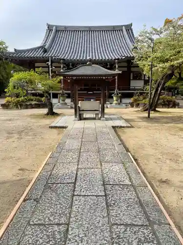 昆陽寺の本殿・本堂