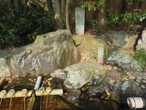 氣比神宮の手水舎