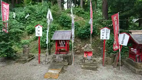 梨郷神社の末社