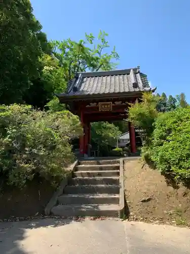 月輪寺の山門