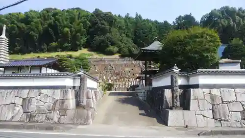 瀧泉寺の山門・神門