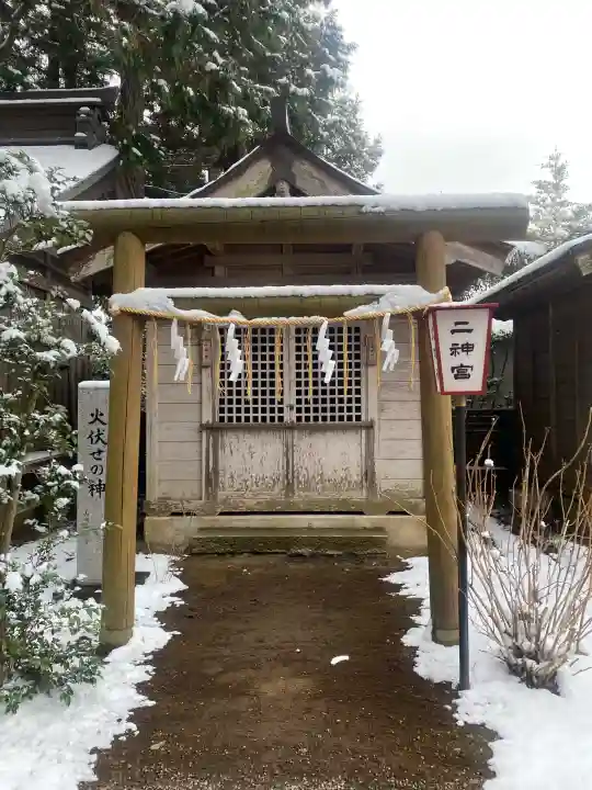 水戸八幡宮の{uncategorized: "未分類", other: "その他", undefined: "問題あり", building: "その他建物", grave: "お墓", sacred_gate: "鳥居", guardian: "狛犬", statue: "像", buddha: "仏像", history: "歴史", nature: "自然", garden: "庭園", animal: "動物", pagoda: "塔", temizu: "手水舎", mountain_gate: "山門・神門", sanctuary: "本殿・本堂", subordinate: "末社・摂社", art: "芸術", scenery: "景色", jizo: "地蔵", ema: "絵馬", goshuin: "御朱印", omikuji: "おみくじ", items: "授与品その他", amulet: "お守り", goshuincho: "御朱印帳", eats: "食事", festival: "お祭り", votive_dance: "神楽", shichigosan: "七五三参", wedding: "結婚式", experience: "体験その他", initially: "初詣", around: "周辺", anti_infection: "感染症対策"}