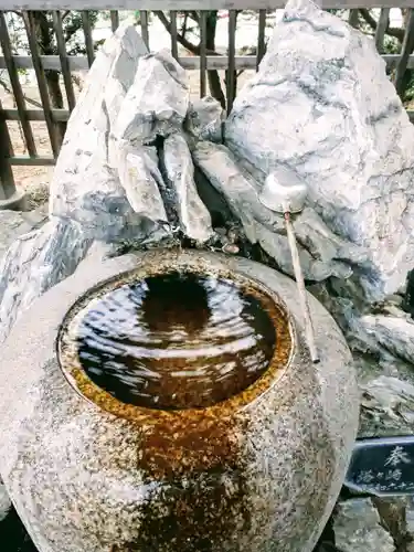 白鳥神社の手水