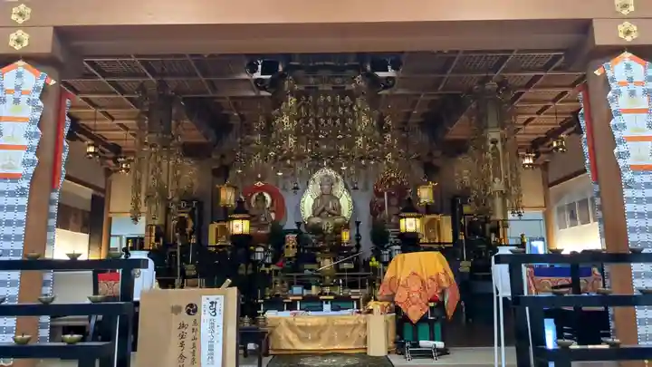 高野山寺の本殿・本堂