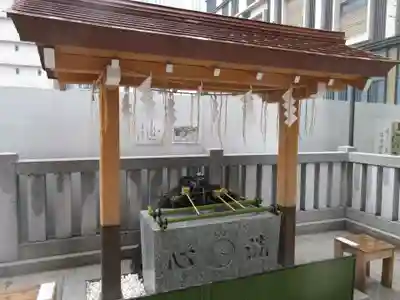 福徳神社（芽吹稲荷）の手水舎