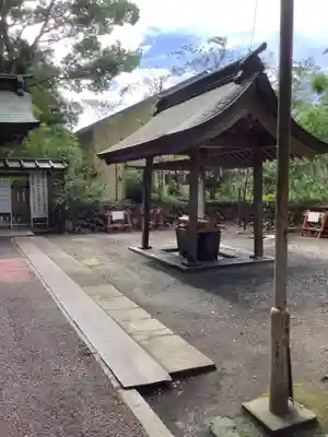 砥鹿神社(里宮)の手水舎