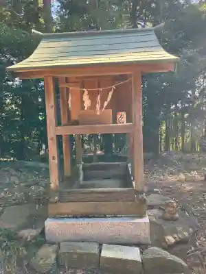 雨引千勝神社の{uncategorized: "未分類", other: "その他", undefined: "問題あり", building: "その他建物", grave: "お墓", sacred_gate: "鳥居", guardian: "狛犬", statue: "像", buddha: "仏像", history: "歴史", nature: "自然", garden: "庭園", animal: "動物", pagoda: "塔", temizu: "手水舎", mountain_gate: "山門・神門", sanctuary: "本殿・本堂", subordinate: "末社・摂社", art: "芸術", scenery: "景色", jizo: "地蔵", ema: "絵馬", goshuin: "御朱印", omikuji: "おみくじ", items: "授与品その他", amulet: "お守り", goshuincho: "御朱印帳", eats: "食事", festival: "お祭り", votive_dance: "神楽", shichigosan: "七五三参", wedding: "結婚式", experience: "体験その他", initially: "初詣", around: "周辺", anti_infection: "感染症対策"}