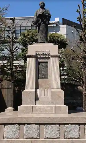 泉岳寺の像