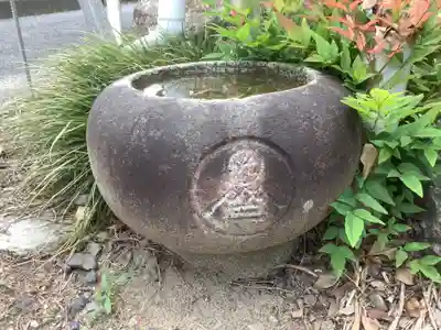 耳神大明神の手水舎