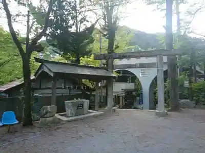奥氷川神社の手水舎