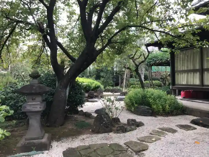 天妙国寺の庭園
