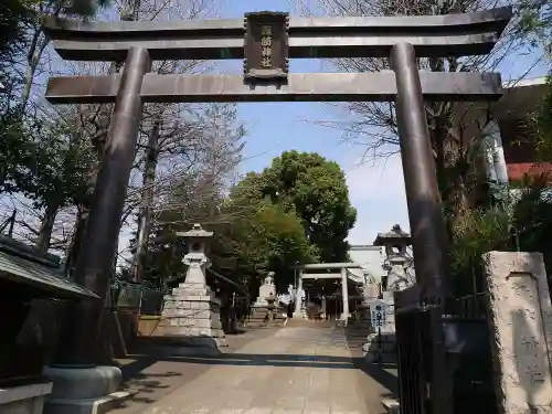 諏訪神社の鳥居