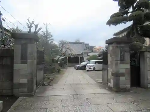 法善寺の山門・神門