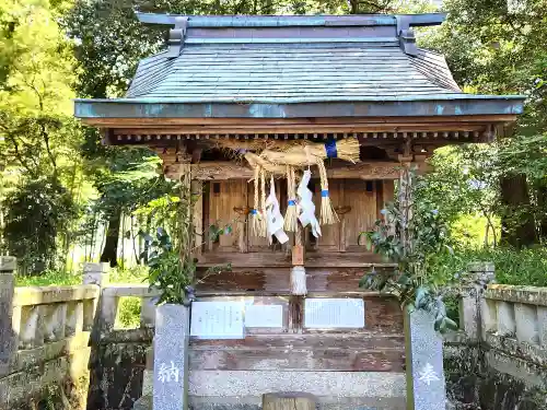 與位神社の末社