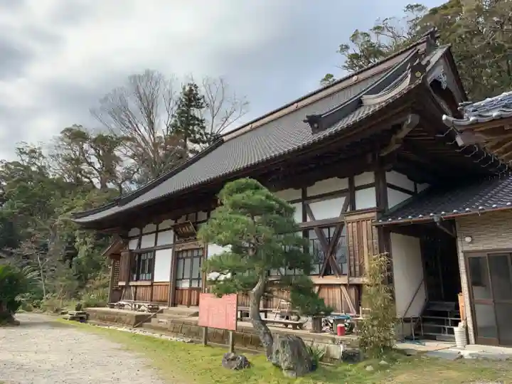 智蔵寺の本殿・本堂