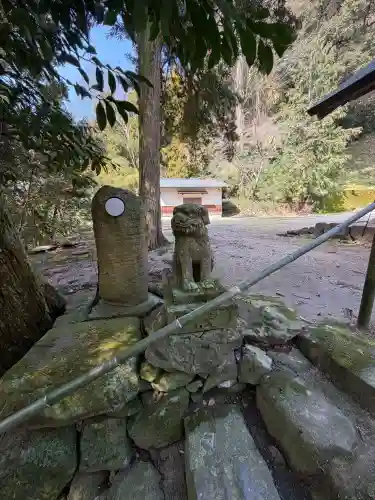 眞名井神社の{uncategorized: "未分類", other: "その他", undefined: "問題あり", building: "その他建物", grave: "お墓", sacred_gate: "鳥居", guardian: "狛犬", statue: "像", buddha: "仏像", history: "歴史", nature: "自然", garden: "庭園", animal: "動物", pagoda: "塔", temizu: "手水舎", mountain_gate: "山門・神門", sanctuary: "本殿・本堂", subordinate: "末社・摂社", art: "芸術", scenery: "景色", jizo: "地蔵", ema: "絵馬", goshuin: "御朱印", omikuji: "おみくじ", items: "授与品その他", amulet: "お守り", goshuincho: "御朱印帳", eats: "食事", festival: "お祭り", votive_dance: "神楽", shichigosan: "七五三参", wedding: "結婚式", experience: "体験その他", initially: "初詣", around: "周辺", anti_infection: "感染症対策"}