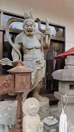 札幌大師　招福寺の像