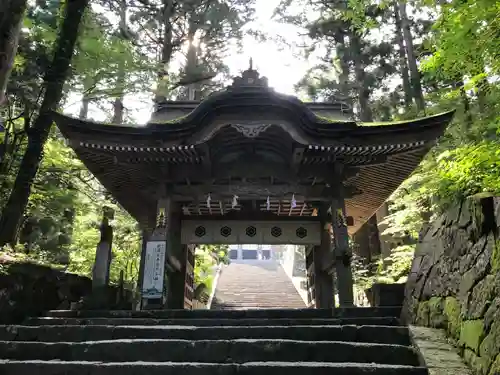 大神山神社奥宮の山門