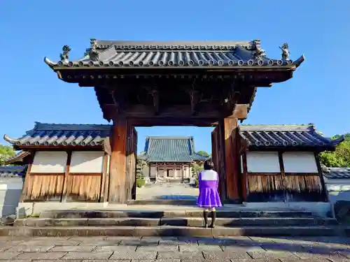 三河別院の山門