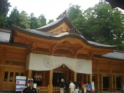 穂高神社本宮の本殿