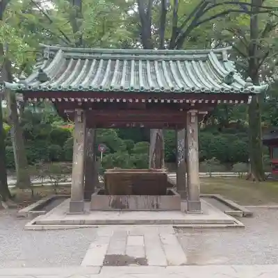 根津神社の手水舎