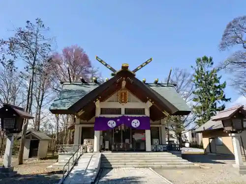 永山神社の{uncategorized: "未分類", other: "その他", undefined: "問題あり", building: "その他建物", grave: "お墓", sacred_gate: "鳥居", guardian: "狛犬", statue: "像", buddha: "仏像", history: "歴史", nature: "自然", garden: "庭園", animal: "動物", pagoda: "塔", temizu: "手水舎", mountain_gate: "山門・神門", sanctuary: "本殿・本堂", subordinate: "末社・摂社", art: "芸術", scenery: "景色", jizo: "地蔵", ema: "絵馬", goshuin: "御朱印", omikuji: "おみくじ", items: "授与品その他", amulet: "お守り", goshuincho: "御朱印帳", eats: "食事", festival: "お祭り", votive_dance: "神楽", shichigosan: "七五三参", wedding: "結婚式", experience: "体験その他", initially: "初詣", around: "周辺", anti_infection: "感染症対策"}