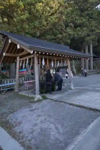 諏訪大社の手水舎