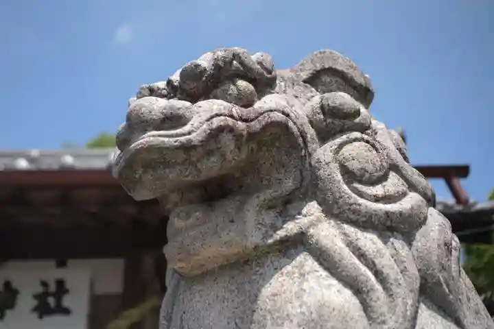 知形神社の狛犬