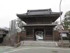 本覚寺の山門