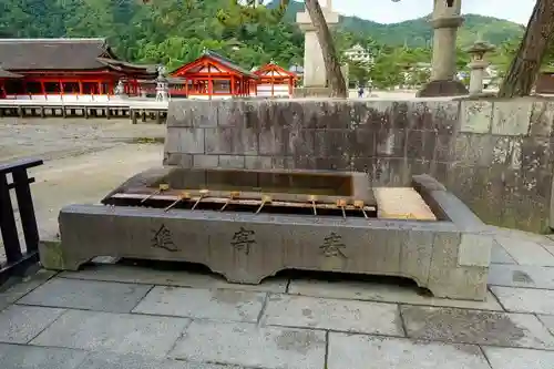 厳島神社の手水舎