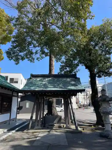 八幡神社の{uncategorized: "未分類", other: "その他", undefined: "問題あり", building: "その他建物", grave: "お墓", sacred_gate: "鳥居", guardian: "狛犬", statue: "像", buddha: "仏像", history: "歴史", nature: "自然", garden: "庭園", animal: "動物", pagoda: "塔", temizu: "手水舎", mountain_gate: "山門・神門", sanctuary: "本殿・本堂", subordinate: "末社・摂社", art: "芸術", scenery: "景色", jizo: "地蔵", ema: "絵馬", goshuin: "御朱印", omikuji: "おみくじ", items: "授与品その他", amulet: "お守り", goshuincho: "御朱印帳", eats: "食事", festival: "お祭り", votive_dance: "神楽", shichigosan: "七五三参", wedding: "結婚式", experience: "体験その他", initially: "初詣", around: "周辺", anti_infection: "感染症対策"}