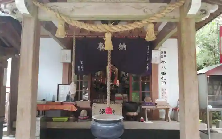 金剛の滝観音堂の本殿・本堂