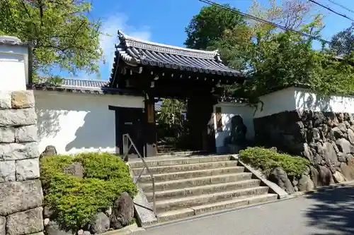 霊源院の山門・神門