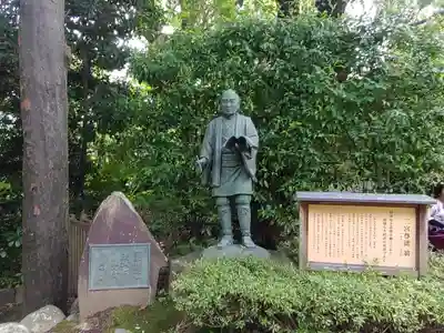 報徳二宮神社の像