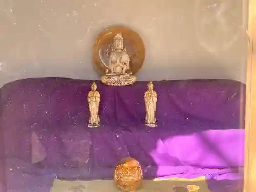 伊勢の国 四天王寺の{uncategorized: "未分類", other: "その他", undefined: "問題あり", building: "その他建物", grave: "お墓", sacred_gate: "鳥居", guardian: "狛犬", statue: "像", buddha: "仏像", history: "歴史", nature: "自然", garden: "庭園", animal: "動物", pagoda: "塔", temizu: "手水舎", mountain_gate: "山門・神門", sanctuary: "本殿・本堂", subordinate: "末社・摂社", art: "芸術", scenery: "景色", jizo: "地蔵", ema: "絵馬", goshuin: "御朱印", omikuji: "おみくじ", items: "授与品その他", amulet: "お守り", goshuincho: "御朱印帳", eats: "食事", festival: "お祭り", votive_dance: "神楽", shichigosan: "七五三参", wedding: "結婚式", experience: "体験その他", initially: "初詣", around: "周辺", anti_infection: "感染症対策"}