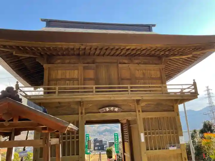 大慈寺の山門・神門
