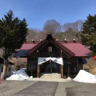 新得神社の本殿・本堂