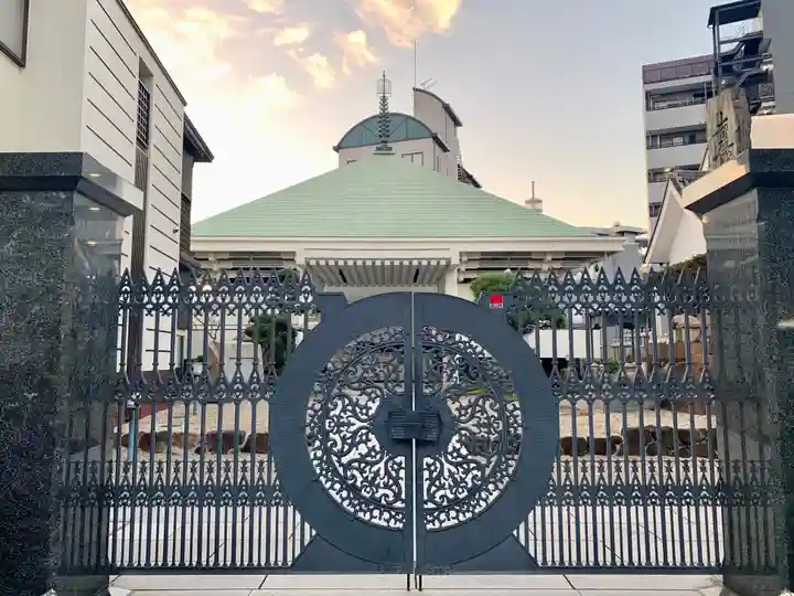 久遠寺の山門・神門