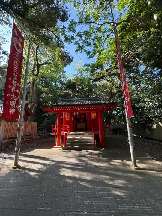 神明神社(石神さん)の{uncategorized: "未分類", other: "その他", undefined: "問題あり", building: "その他建物", grave: "お墓", sacred_gate: "鳥居", guardian: "狛犬", statue: "像", buddha: "仏像", history: "歴史", nature: "自然", garden: "庭園", animal: "動物", pagoda: "塔", temizu: "手水舎", mountain_gate: "山門・神門", sanctuary: "本殿・本堂", subordinate: "末社・摂社", art: "芸術", scenery: "景色", jizo: "地蔵", ema: "絵馬", goshuin: "御朱印", omikuji: "おみくじ", items: "授与品その他", amulet: "お守り", goshuincho: "御朱印帳", eats: "食事", festival: "お祭り", votive_dance: "神楽", shichigosan: "七五三参", wedding: "結婚式", experience: "体験その他", initially: "初詣", around: "周辺", anti_infection: "感染症対策"}