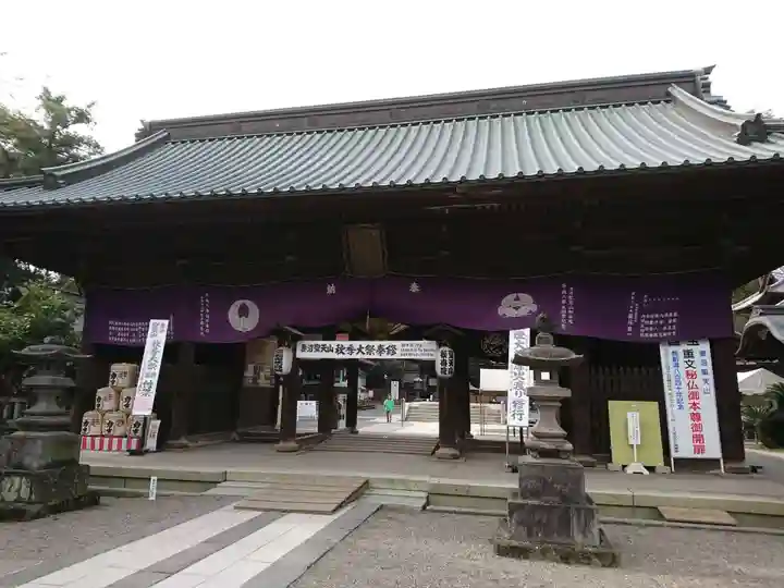 妻沼聖天山歓喜院の山門・神門