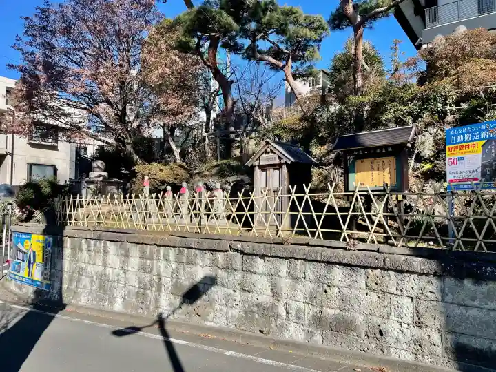 清立院の{uncategorized: "未分類", other: "その他", undefined: "問題あり", building: "その他建物", grave: "お墓", sacred_gate: "鳥居", guardian: "狛犬", statue: "像", buddha: "仏像", history: "歴史", nature: "自然", garden: "庭園", animal: "動物", pagoda: "塔", temizu: "手水舎", mountain_gate: "山門・神門", sanctuary: "本殿・本堂", subordinate: "末社・摂社", art: "芸術", scenery: "景色", jizo: "地蔵", ema: "絵馬", goshuin: "御朱印", omikuji: "おみくじ", items: "授与品その他", amulet: "お守り", goshuincho: "御朱印帳", eats: "食事", festival: "お祭り", votive_dance: "神楽", shichigosan: "七五三参", wedding: "結婚式", experience: "体験その他", initially: "初詣", around: "周辺", anti_infection: "感染症対策"}