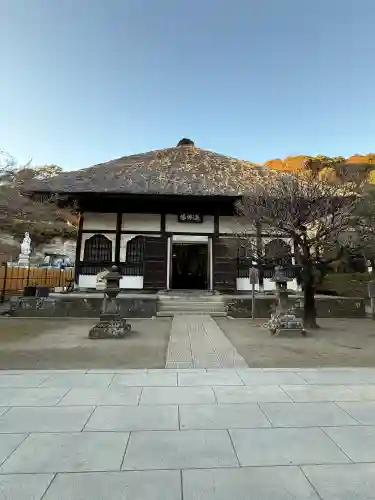 円覚寺の{uncategorized: "未分類", other: "その他", undefined: "問題あり", building: "その他建物", grave: "お墓", sacred_gate: "鳥居", guardian: "狛犬", statue: "像", buddha: "仏像", history: "歴史", nature: "自然", garden: "庭園", animal: "動物", pagoda: "塔", temizu: "手水舎", mountain_gate: "山門・神門", sanctuary: "本殿・本堂", subordinate: "末社・摂社", art: "芸術", scenery: "景色", jizo: "地蔵", ema: "絵馬", goshuin: "御朱印", omikuji: "おみくじ", items: "授与品その他", amulet: "お守り", goshuincho: "御朱印帳", eats: "食事", festival: "お祭り", votive_dance: "神楽", shichigosan: "七五三参", wedding: "結婚式", experience: "体験その他", initially: "初詣", around: "周辺", anti_infection: "感染症対策"}