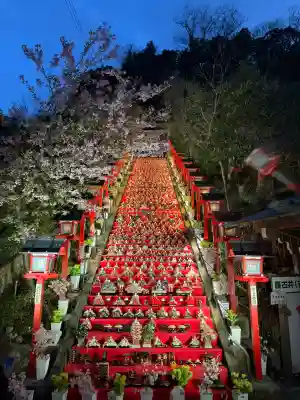 遠見岬神社の{uncategorized: "未分類", other: "その他", undefined: "問題あり", building: "その他建物", grave: "お墓", sacred_gate: "鳥居", guardian: "狛犬", statue: "像", buddha: "仏像", history: "歴史", nature: "自然", garden: "庭園", animal: "動物", pagoda: "塔", temizu: "手水舎", mountain_gate: "山門・神門", sanctuary: "本殿・本堂", subordinate: "末社・摂社", art: "芸術", scenery: "景色", jizo: "地蔵", ema: "絵馬", goshuin: "御朱印", omikuji: "おみくじ", items: "授与品その他", amulet: "お守り", goshuincho: "御朱印帳", eats: "食事", festival: "お祭り", votive_dance: "神楽", shichigosan: "七五三参", wedding: "結婚式", experience: "体験その他", initially: "初詣", around: "周辺", anti_infection: "感染症対策"}