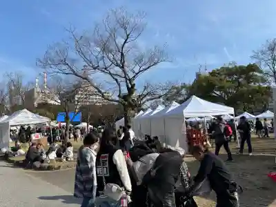 廣島護國神社の{uncategorized: "未分類", other: "その他", undefined: "問題あり", building: "その他建物", grave: "お墓", sacred_gate: "鳥居", guardian: "狛犬", statue: "像", buddha: "仏像", history: "歴史", nature: "自然", garden: "庭園", animal: "動物", pagoda: "塔", temizu: "手水舎", mountain_gate: "山門・神門", sanctuary: "本殿・本堂", subordinate: "末社・摂社", art: "芸術", scenery: "景色", jizo: "地蔵", ema: "絵馬", goshuin: "御朱印", omikuji: "おみくじ", items: "授与品その他", amulet: "お守り", goshuincho: "御朱印帳", eats: "食事", festival: "お祭り", votive_dance: "神楽", shichigosan: "七五三参", wedding: "結婚式", experience: "体験その他", initially: "初詣", around: "周辺", anti_infection: "感染症対策"}