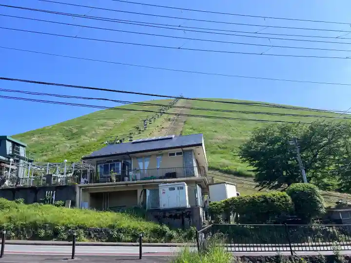 大室山浅間神社の{uncategorized: "未分類", other: "その他", undefined: "問題あり", building: "その他建物", grave: "お墓", sacred_gate: "鳥居", guardian: "狛犬", statue: "像", buddha: "仏像", history: "歴史", nature: "自然", garden: "庭園", animal: "動物", pagoda: "塔", temizu: "手水舎", mountain_gate: "山門・神門", sanctuary: "本殿・本堂", subordinate: "末社・摂社", art: "芸術", scenery: "景色", jizo: "地蔵", ema: "絵馬", goshuin: "御朱印", omikuji: "おみくじ", items: "授与品その他", amulet: "お守り", goshuincho: "御朱印帳", eats: "食事", festival: "お祭り", votive_dance: "神楽", shichigosan: "七五三参", wedding: "結婚式", experience: "体験その他", initially: "初詣", around: "周辺", anti_infection: "感染症対策"}