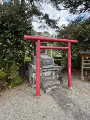 御守殿稲荷神社の{uncategorized: "未分類", other: "その他", undefined: "問題あり", building: "その他建物", grave: "お墓", sacred_gate: "鳥居", guardian: "狛犬", statue: "像", buddha: "仏像", history: "歴史", nature: "自然", garden: "庭園", animal: "動物", pagoda: "塔", temizu: "手水舎", mountain_gate: "山門・神門", sanctuary: "本殿・本堂", subordinate: "末社・摂社", art: "芸術", scenery: "景色", jizo: "地蔵", ema: "絵馬", goshuin: "御朱印", omikuji: "おみくじ", items: "授与品その他", amulet: "お守り", goshuincho: "御朱印帳", eats: "食事", festival: "お祭り", votive_dance: "神楽", shichigosan: "七五三参", wedding: "結婚式", experience: "体験その他", initially: "初詣", around: "周辺", anti_infection: "感染症対策"}