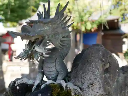 小泉稲荷神社の手水舎