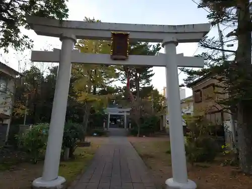 諏訪神社の鳥居