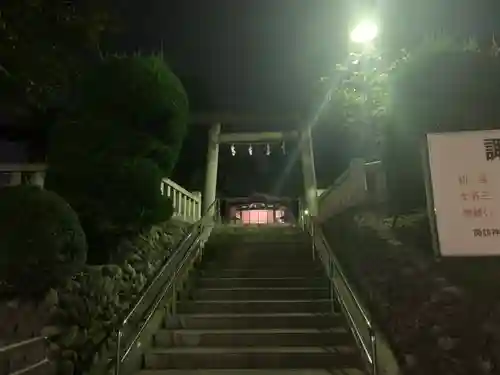 諏訪神社の鳥居