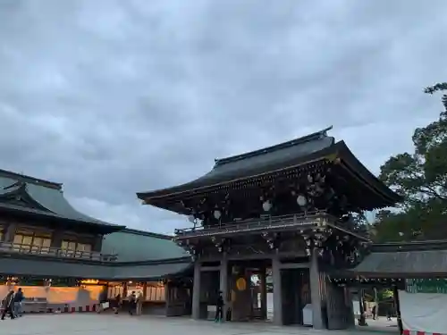 寒川神社の山門